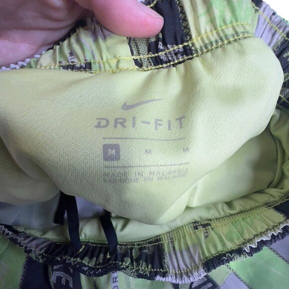 Nike ICON Clash Oregon Womens Dri-Fit Tempo Shorts medium - Picture 12 of 16